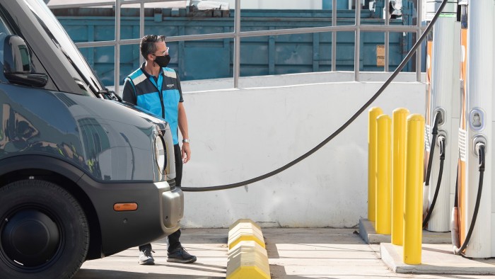 亚马逊电动Rivian送货车正在全美范围内上路