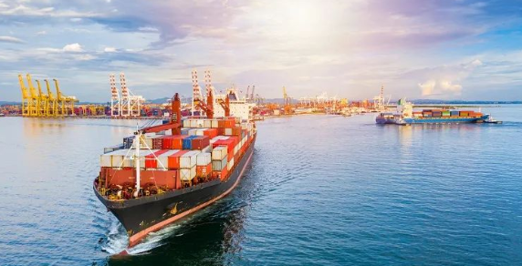 国际海运运费怎么计算(详解海运运费的计费方法)